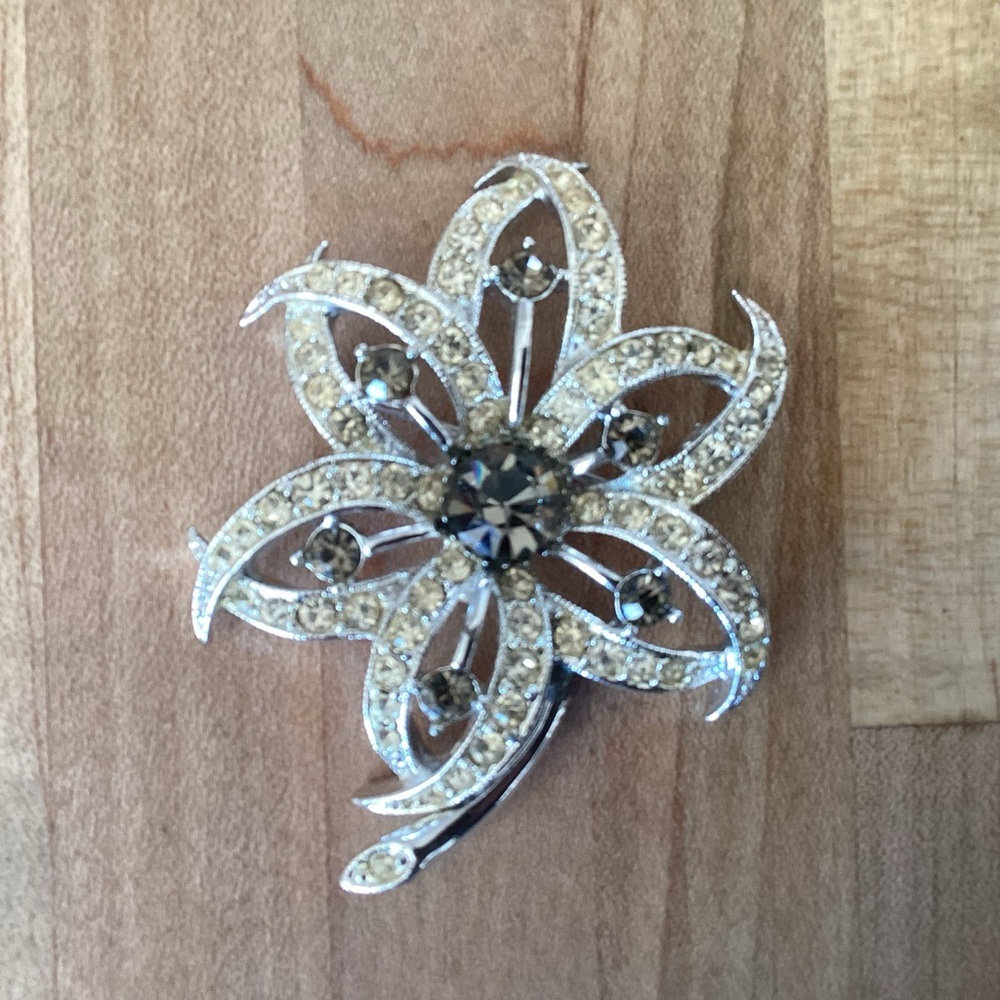 Vintage 60’s Sarah Coventry Evening Star Flower Rhinestone Brooch Pin